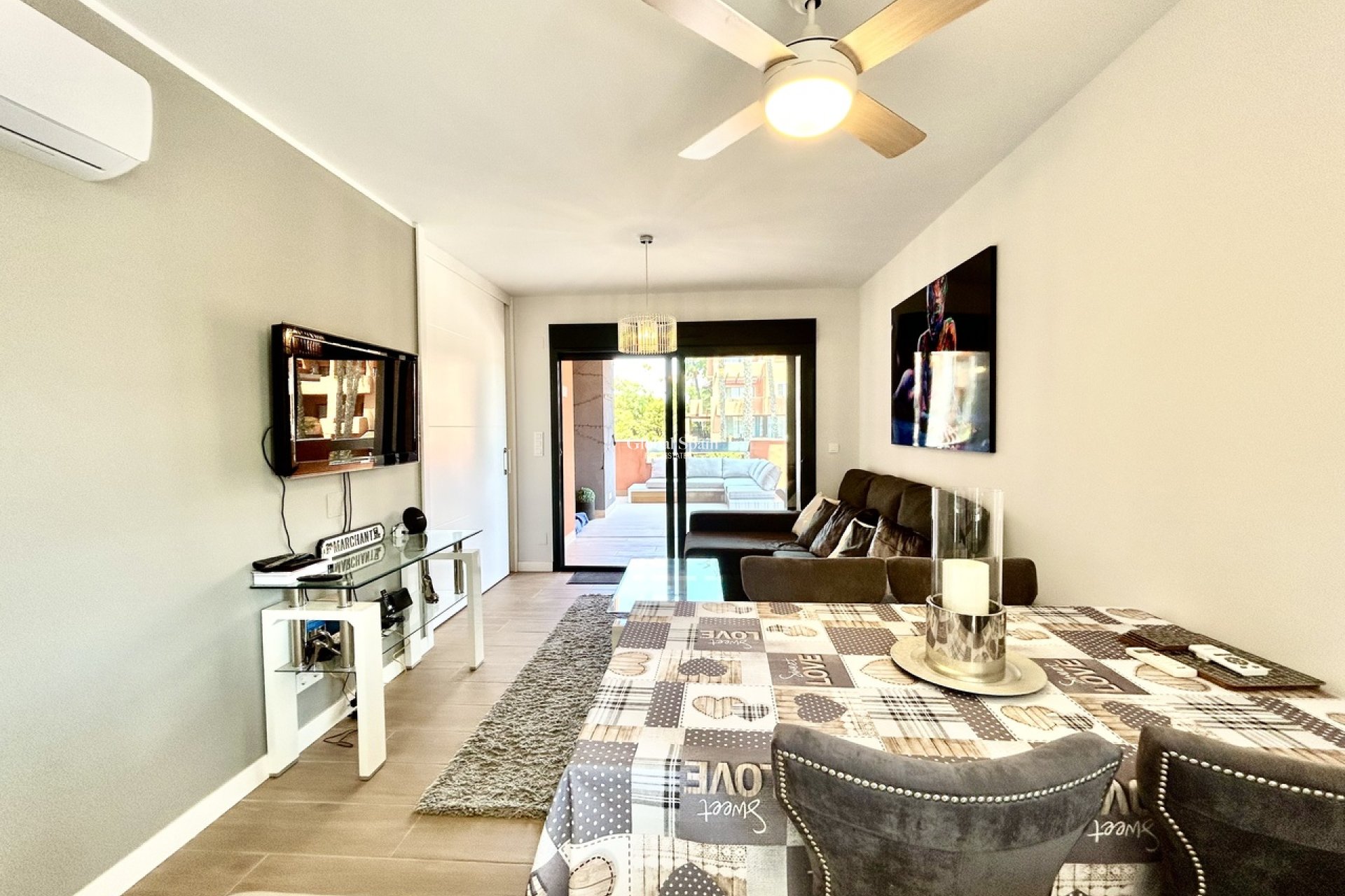 Resale - APARTMENT -
VILLAMARTÍN - Costa Blanca