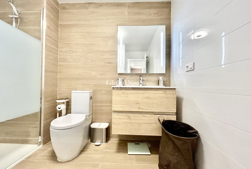 Resale - APARTMENT -
VILLAMARTÍN - Costa Blanca