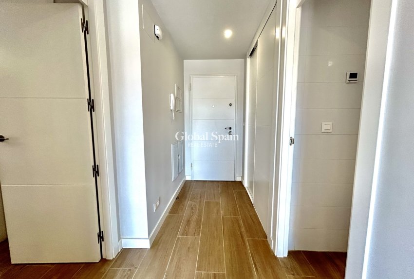 Resale - APARTMENT -
VILLAMARTÍN - Costa Blanca