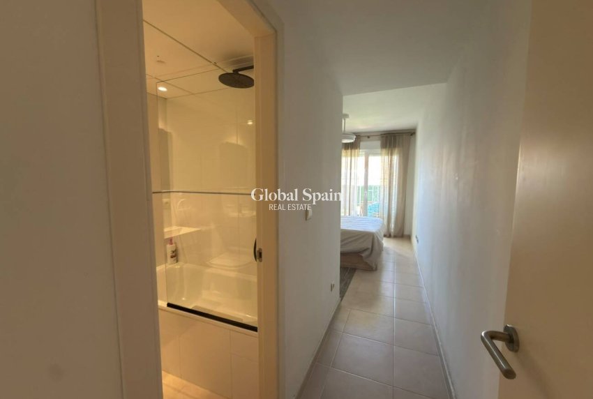 Resale - APARTMENT -
VILLAMARTÍN - Costa Blanca