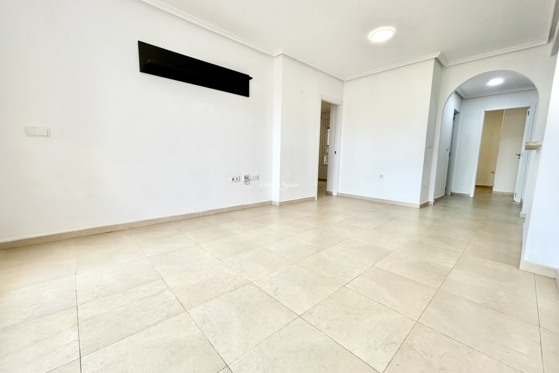 Resale - APARTMENT -
VILLAMARTÍN - Costa Blanca