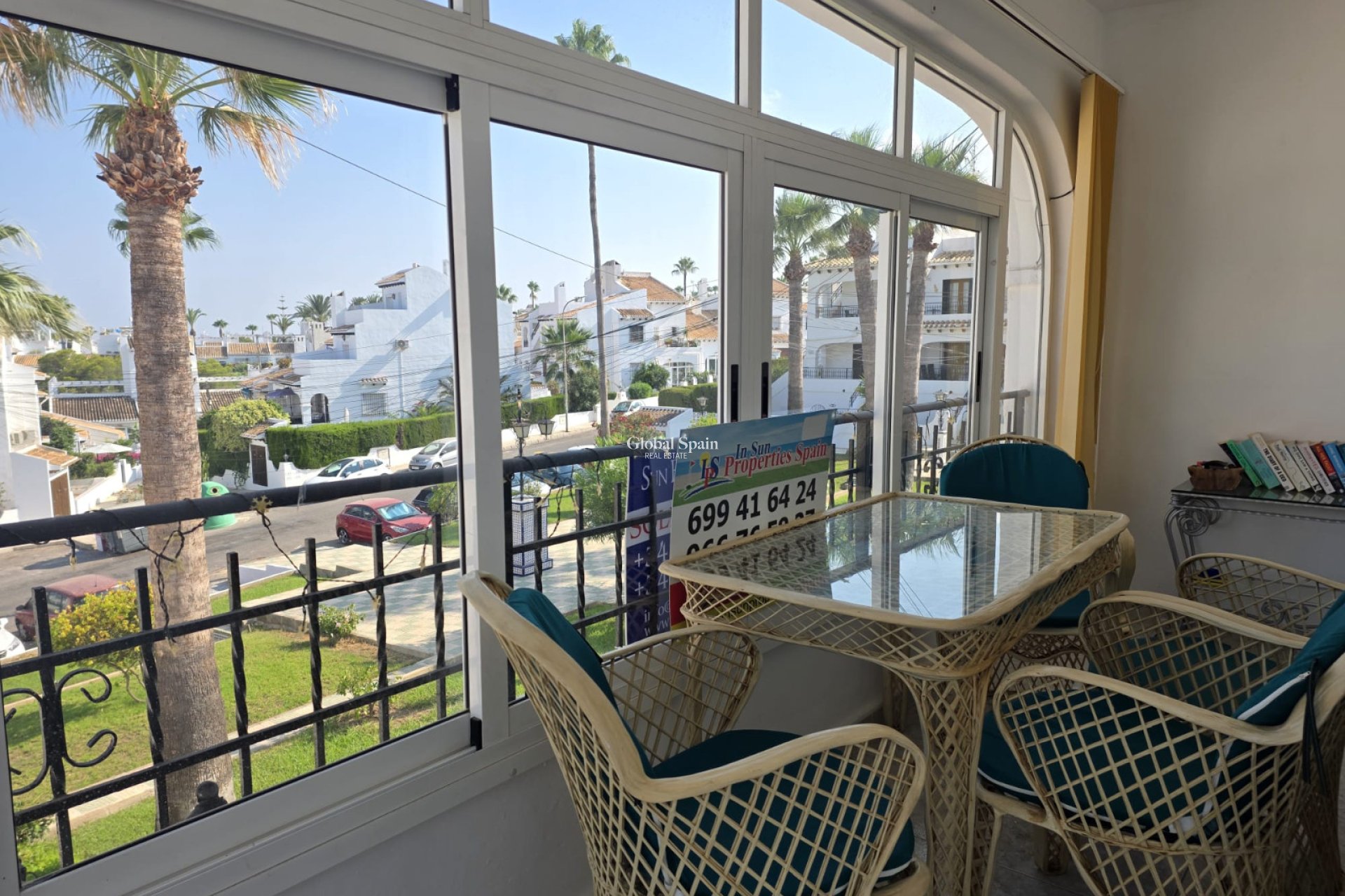 Resale - APARTMENT -
VILLAMARTÍN - Costa Blanca