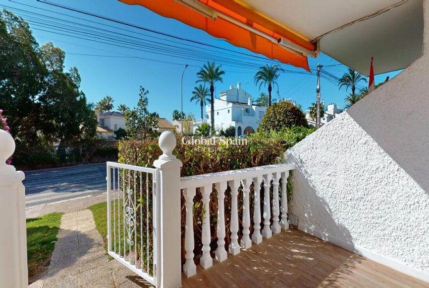 Resale - APARTMENT -
VILLAMARTÍN - Costa Blanca