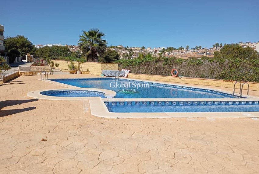 Resale - APARTMENT -
VILLAMARTÍN - Costa Blanca