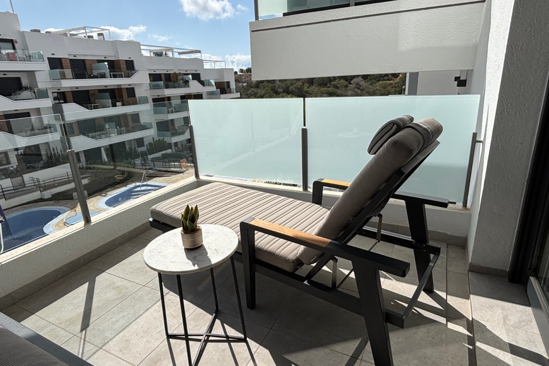 Resale - APARTMENT -
VILLAMARTÍN - Costa Blanca