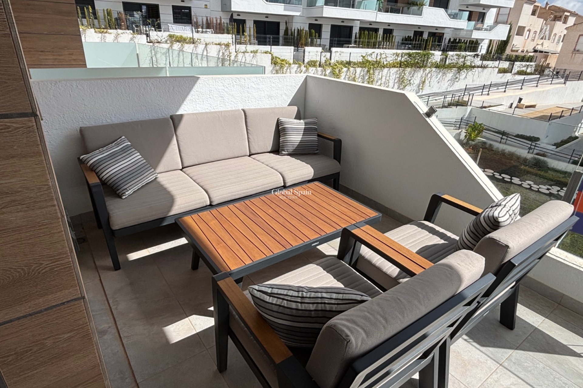 Resale - APARTMENT -
VILLAMARTÍN - Costa Blanca