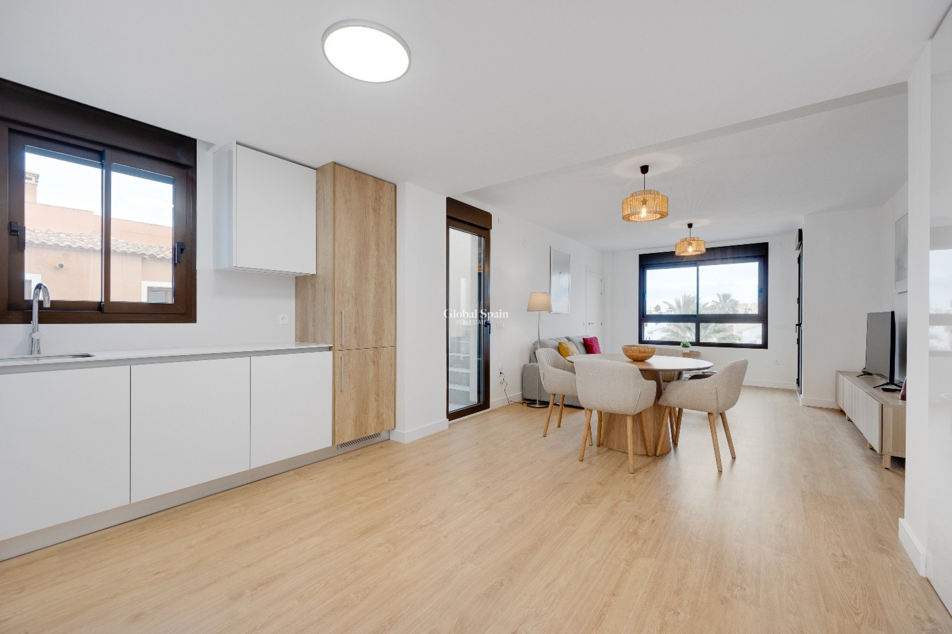Resale - APARTMENT -
VILLAMARTÍN - Costa Blanca