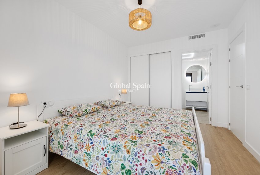 Resale - APARTMENT -
VILLAMARTÍN - Costa Blanca