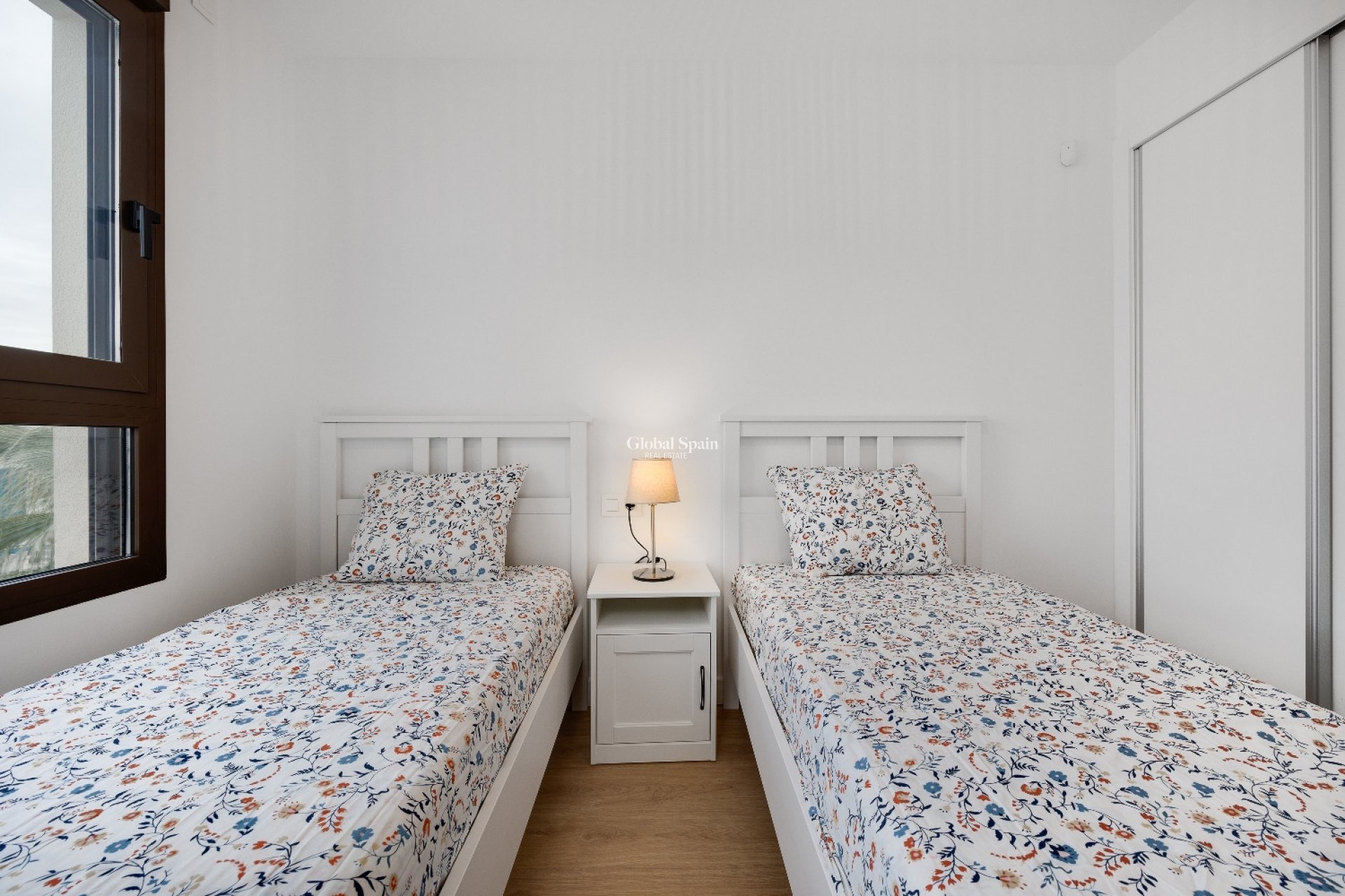Resale - APARTMENT -
VILLAMARTÍN - Costa Blanca