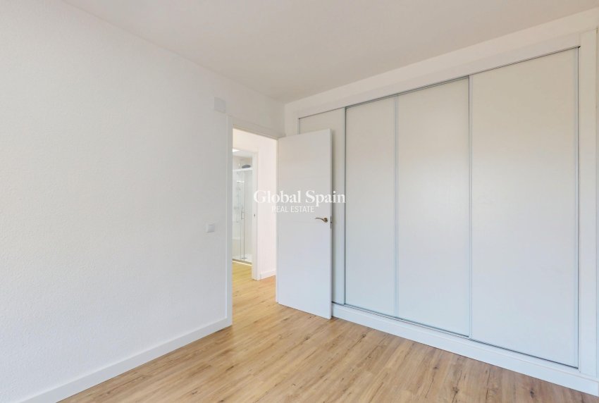 Resale - APARTMENT -
VILLAMARTÍN - Costa Blanca