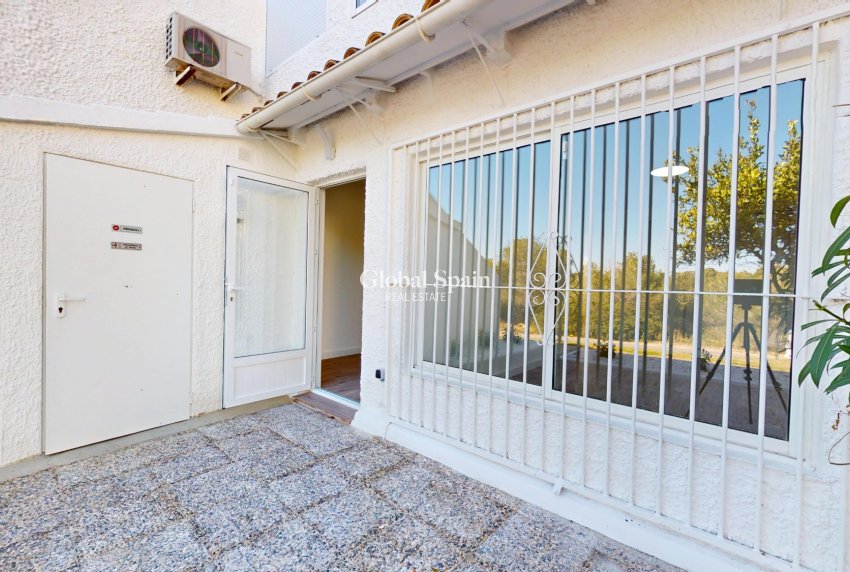 Resale - APARTMENT -
VILLAMARTÍN - Costa Blanca