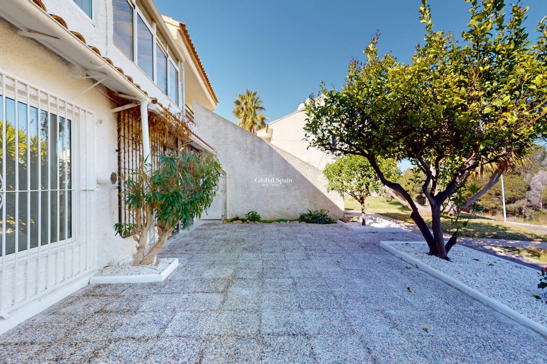 Resale - APARTMENT -
VILLAMARTÍN - Costa Blanca