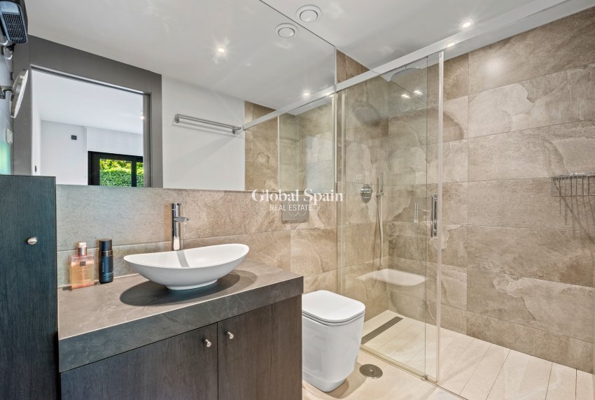 Resale - APARTMENT -
Villamartin - Costa Blanca