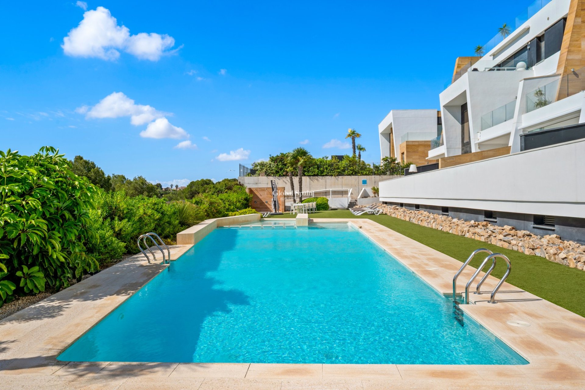 Resale - APARTMENT -
VILLAMARTÍN - Costa Blanca