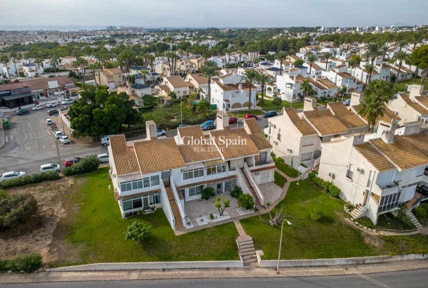 Resale - APARTMENT -
VILLAMARTÍN - Costa Blanca