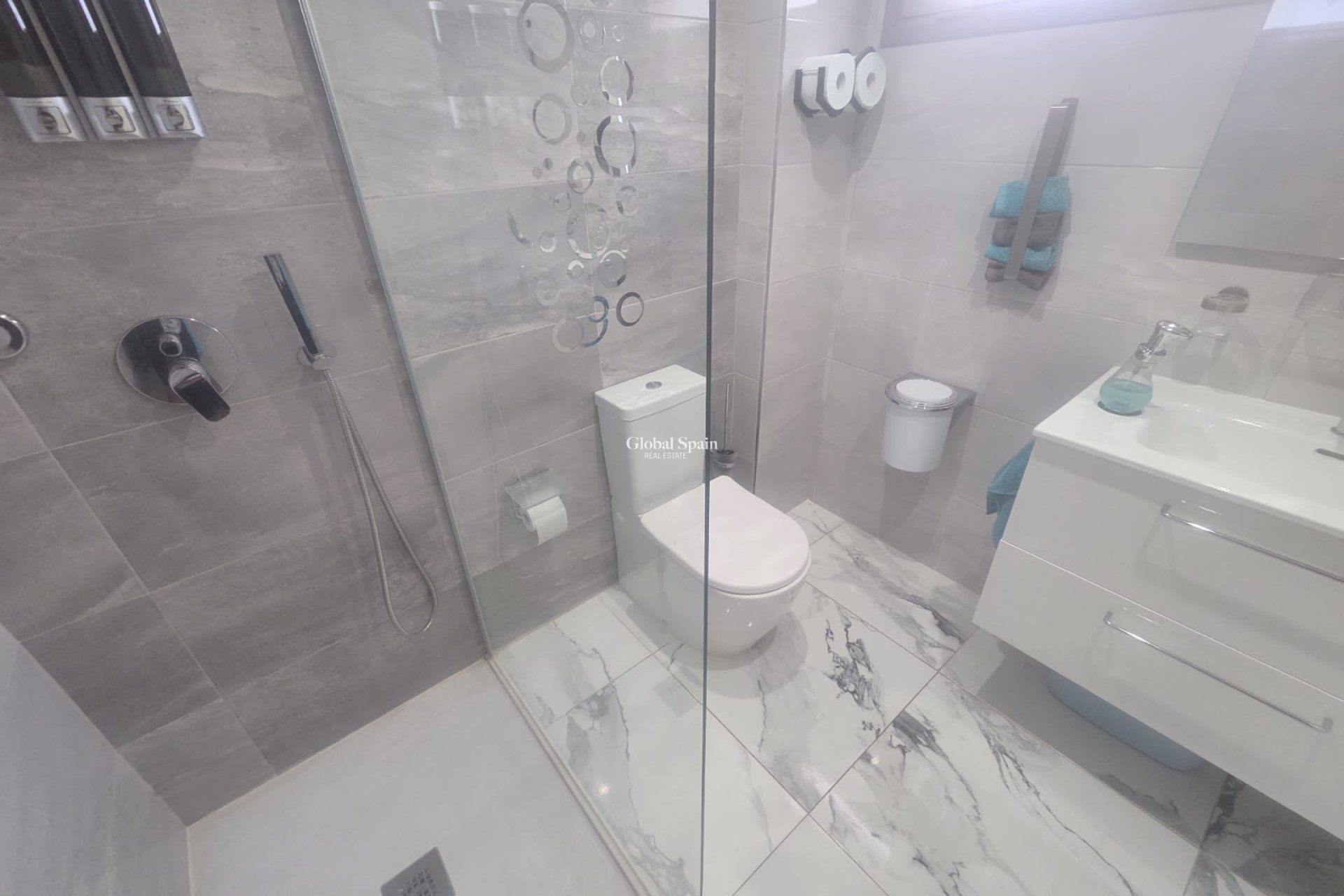 Resale - APARTMENT -
VILLAMARTÍN - Costa Blanca