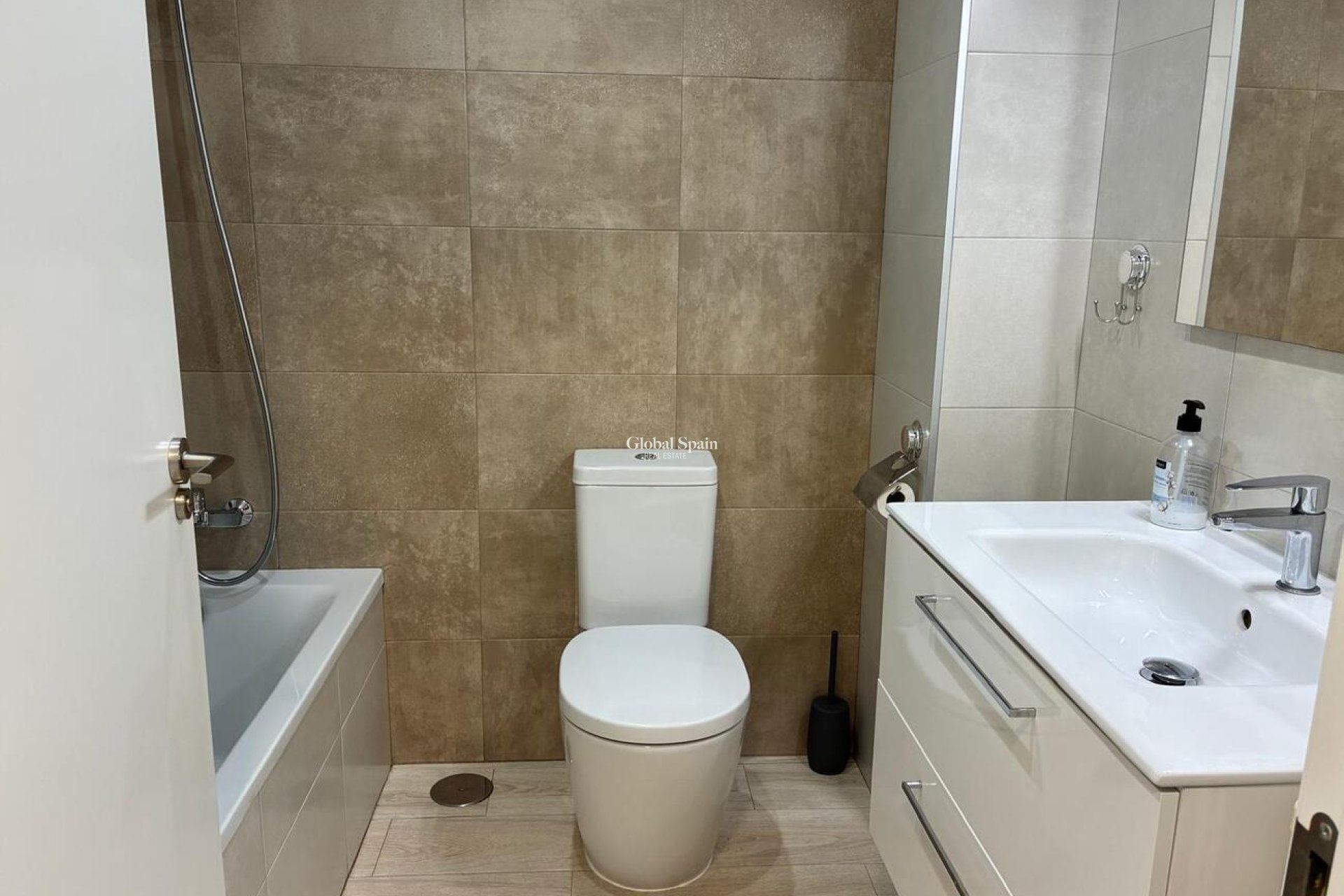Resale - APARTMENT -
VILLAMARTÍN
