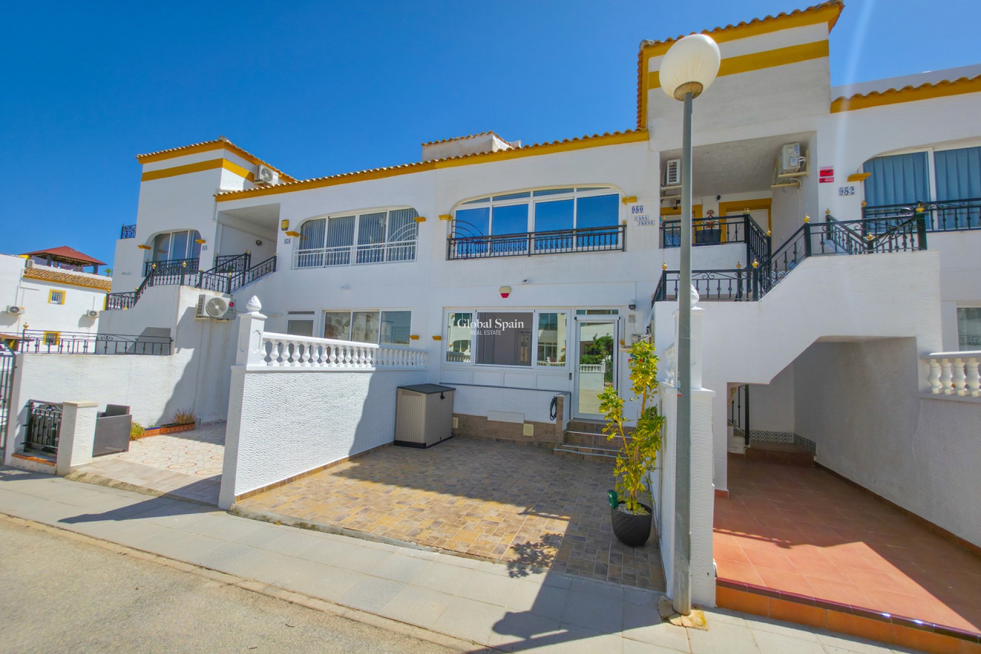 Resale - APARTMENT -
VISTABELLA GOLF  - Inland