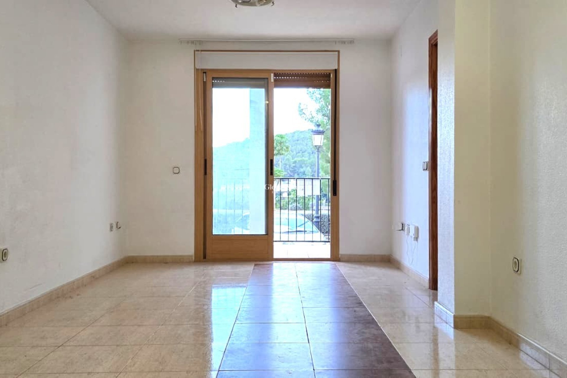 Resale - APARTMENT -
XIRLES - Xirles