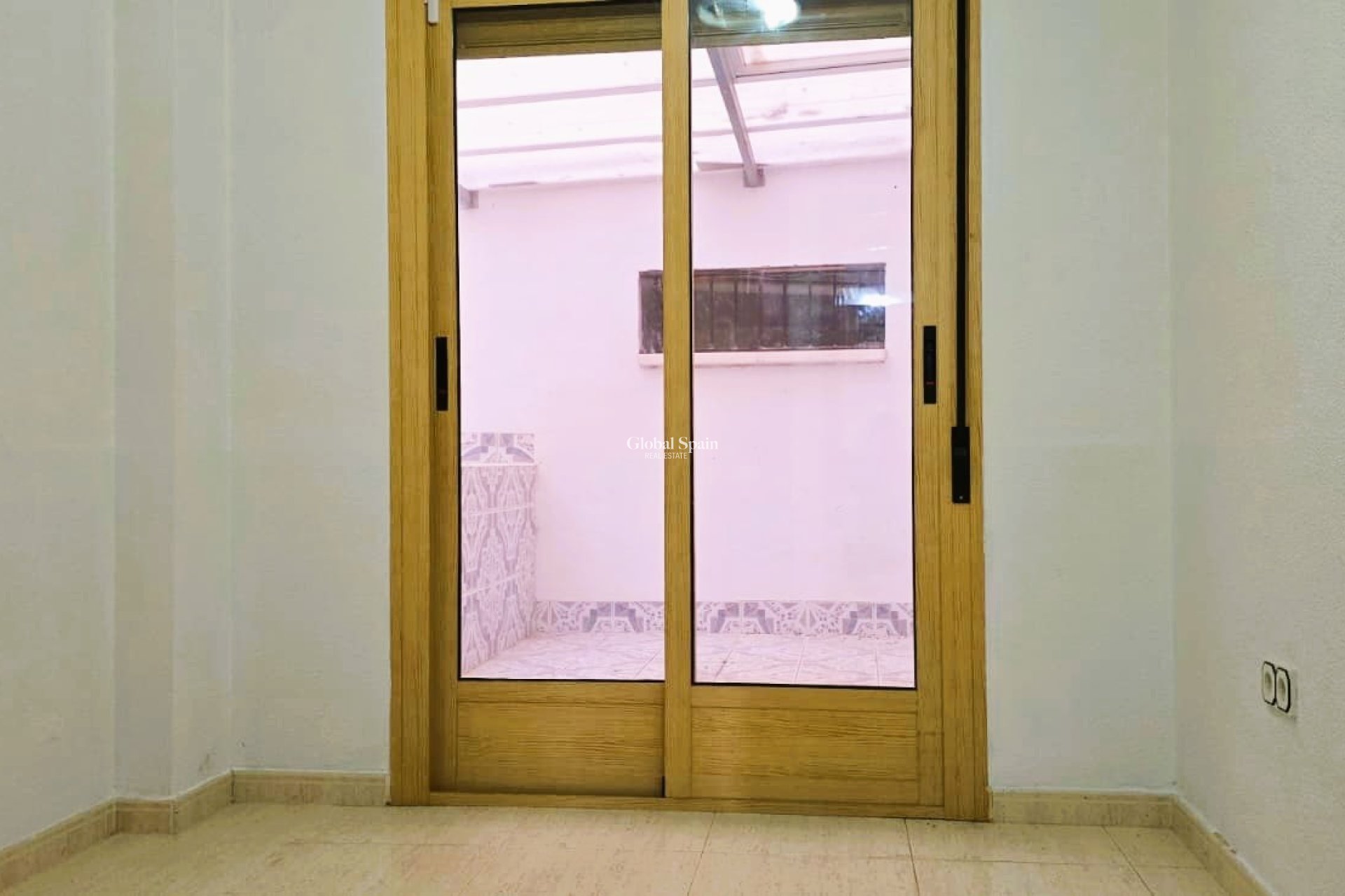 Resale - APARTMENT -
XIRLES - Xirles