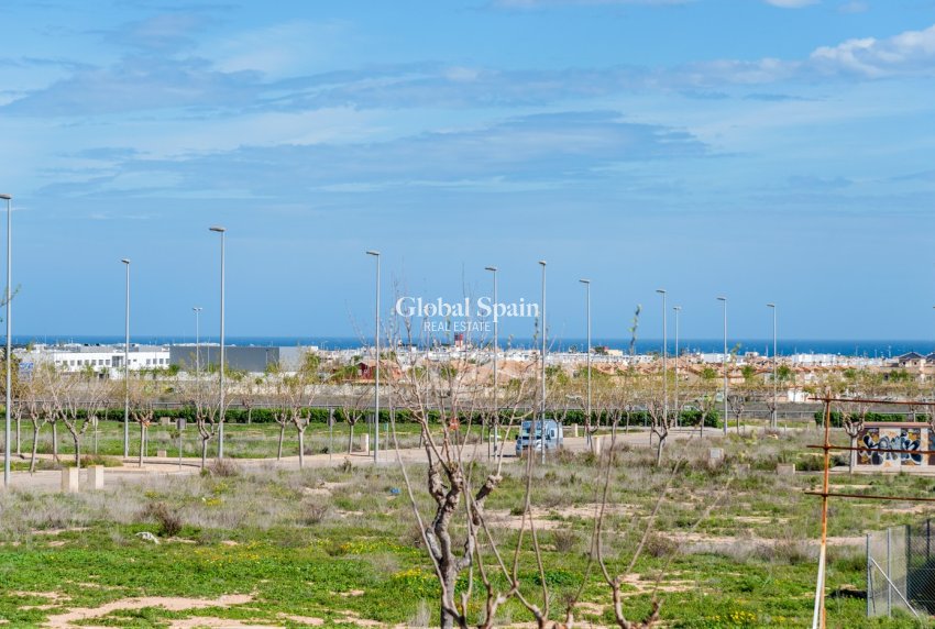 Resale - Apartments -
PILAR DE LA HORADADA - Torre De La Horadada