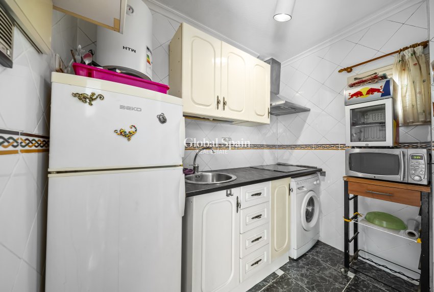 Resale - Ático -
TORREVIEJA - La Mata