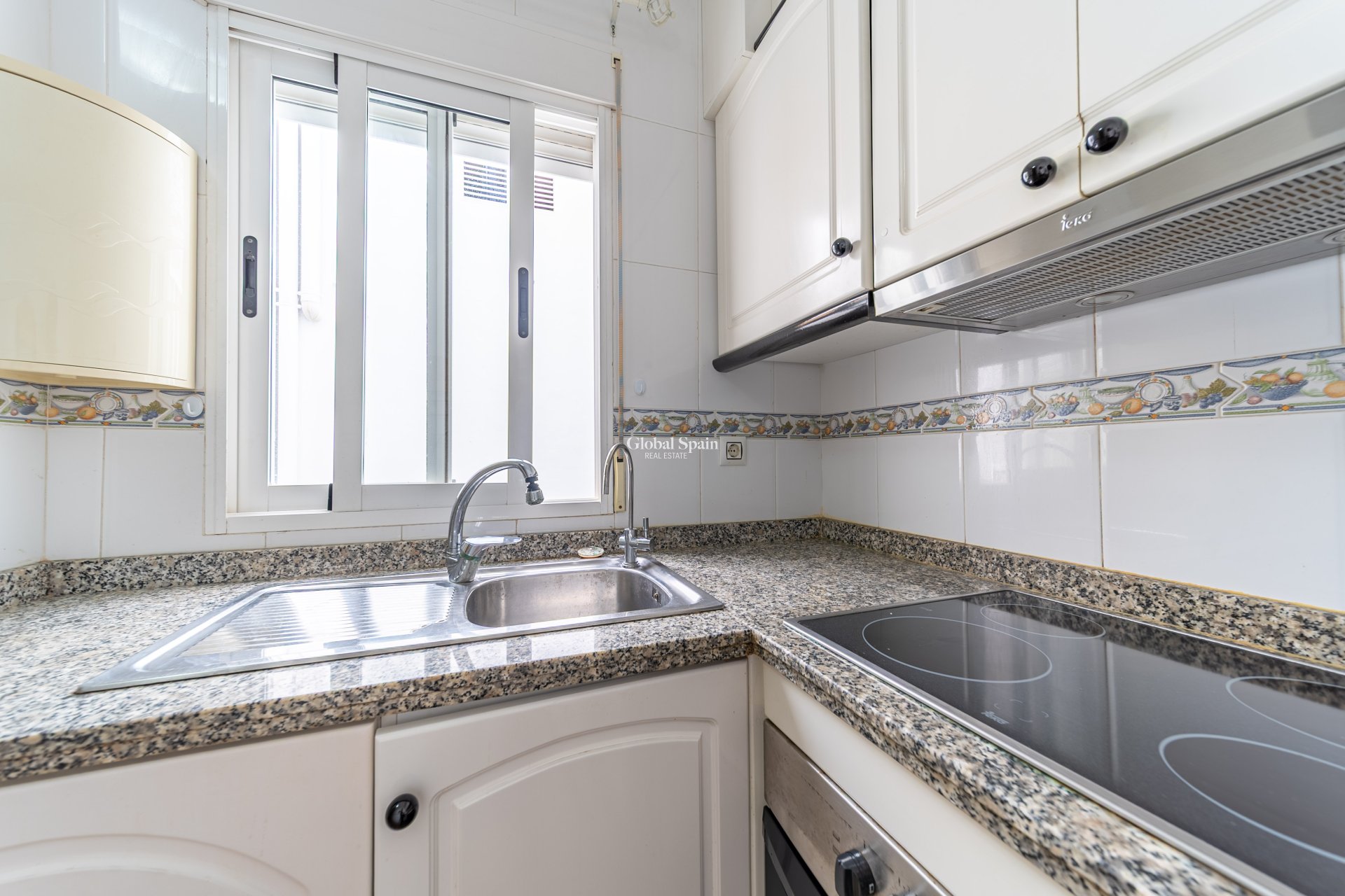 Resale - Ático -
TORREVIEJA - Puerto