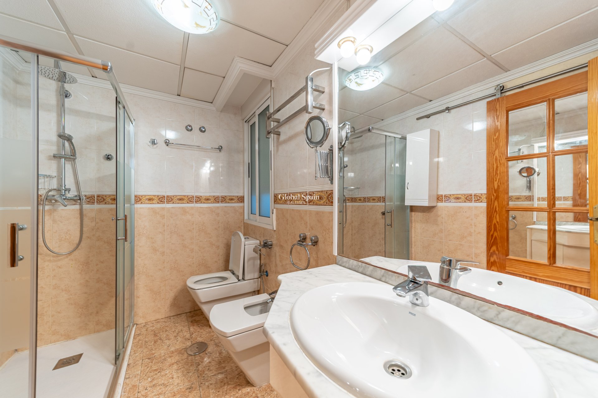 Resale - Ático -
TORREVIEJA - Puerto