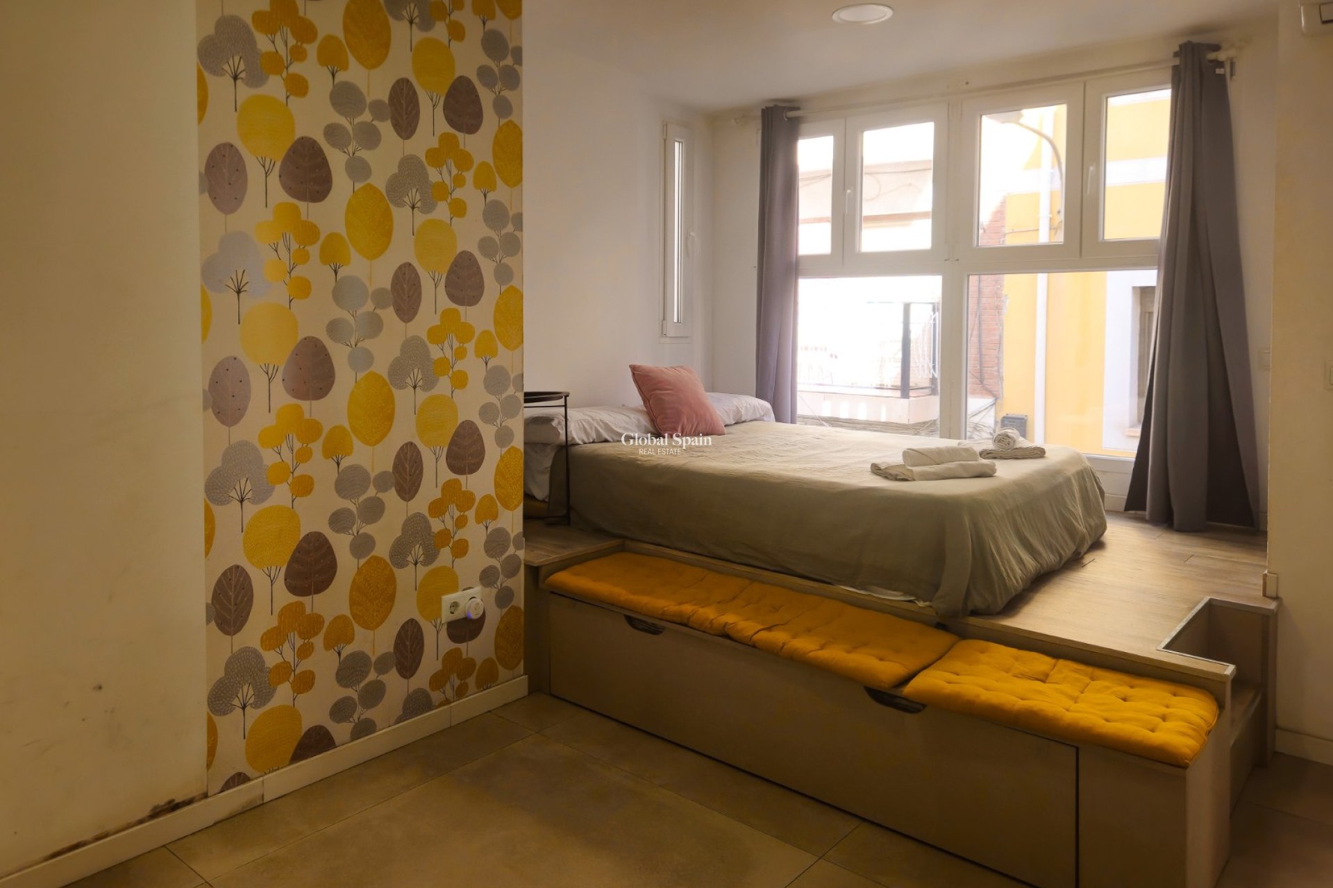 Resale - Building -
ALICANTE - Centro