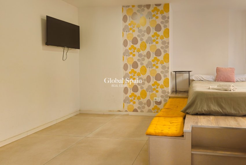 Resale - Building -
ALICANTE - Centro