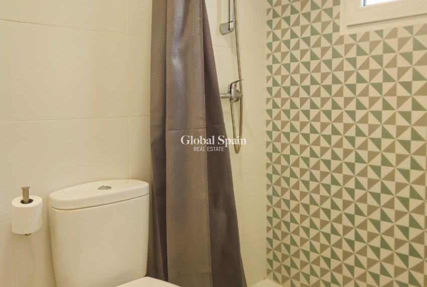 Resale - Building -
ALICANTE - Centro