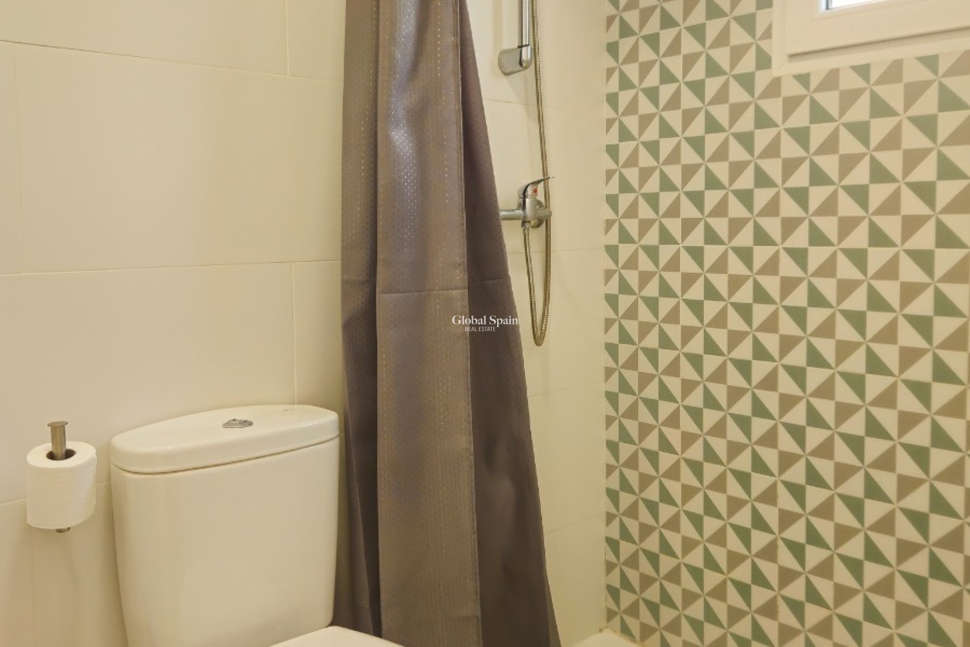 Resale - Building -
ALICANTE - Centro