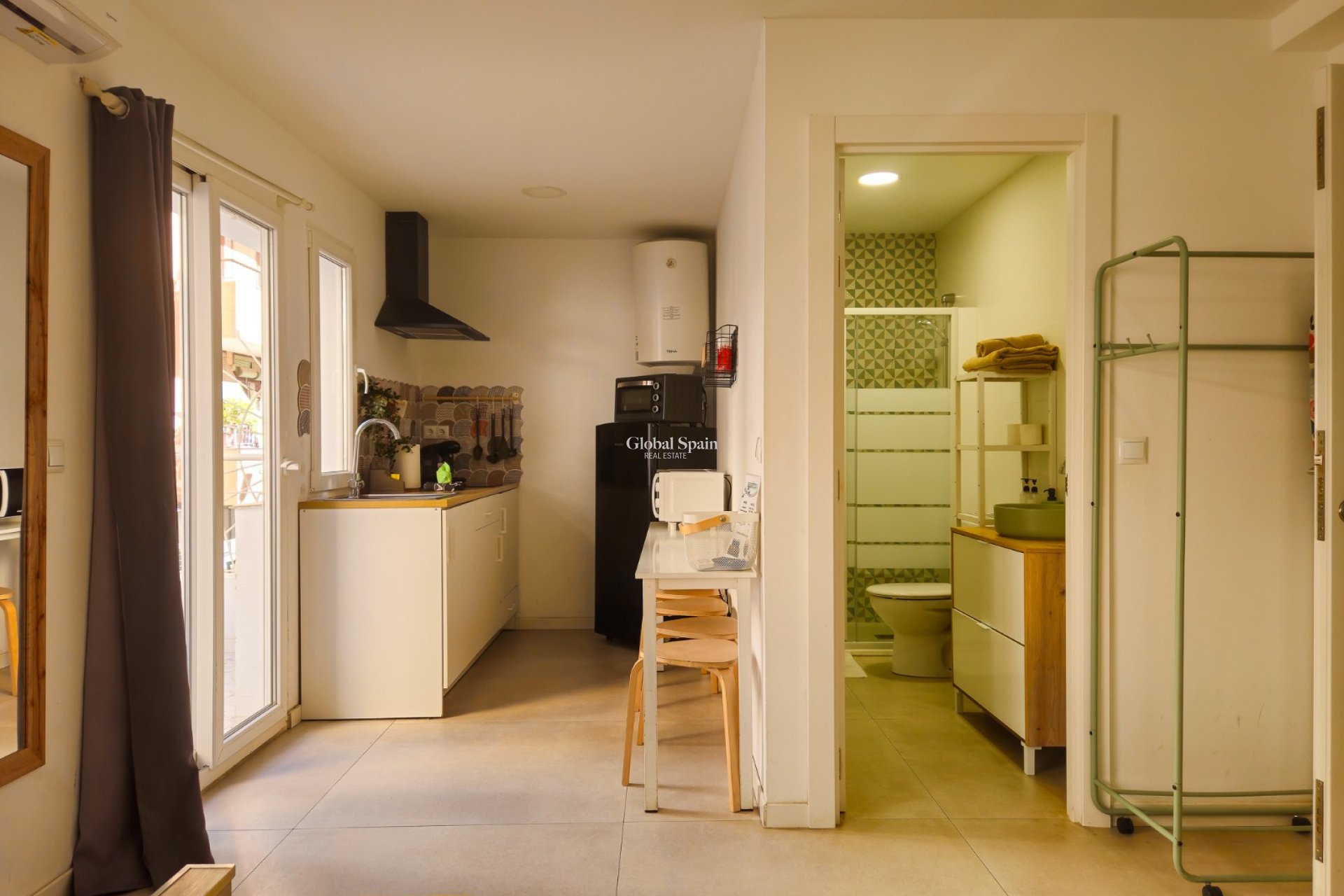 Resale - Building -
ALICANTE - Centro