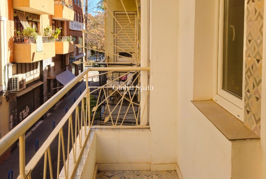 Resale - Building -
ALICANTE - Centro