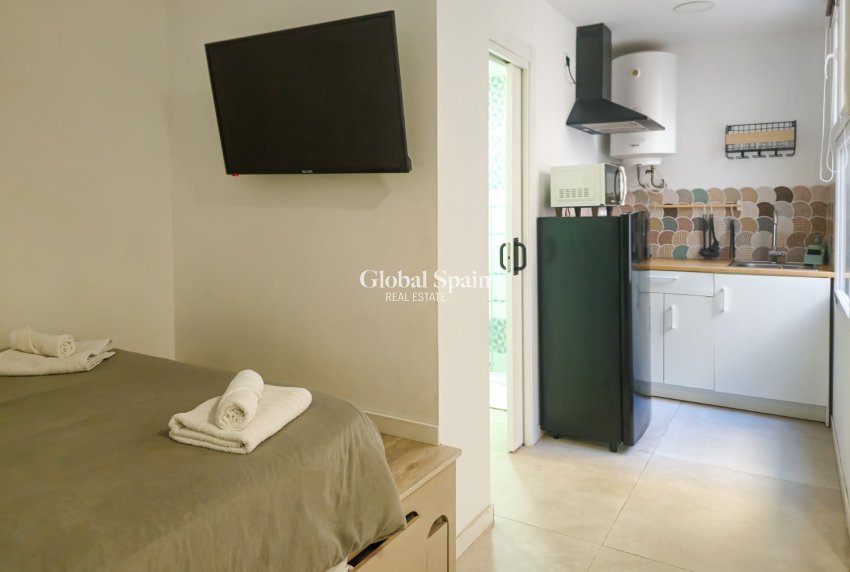 Resale - Building -
ALICANTE - Centro