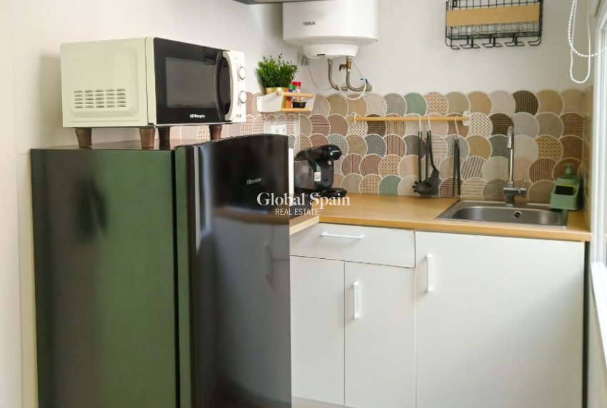 Resale - Building -
ALICANTE - Centro