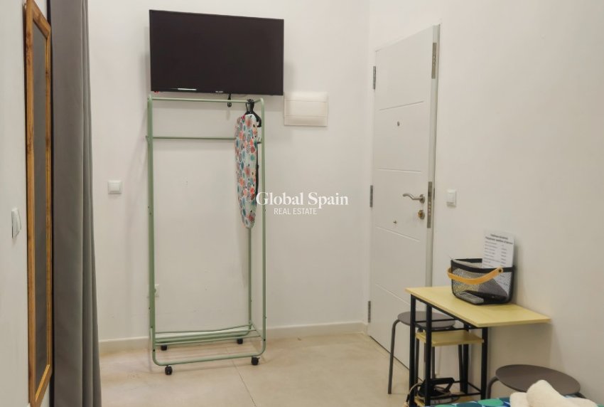 Resale - Building -
ALICANTE - Centro