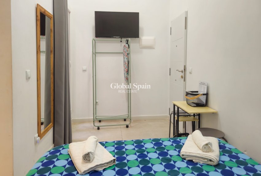 Resale - Building -
ALICANTE - Centro