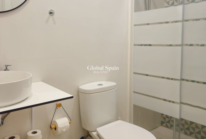 Resale - Building -
ALICANTE - Centro