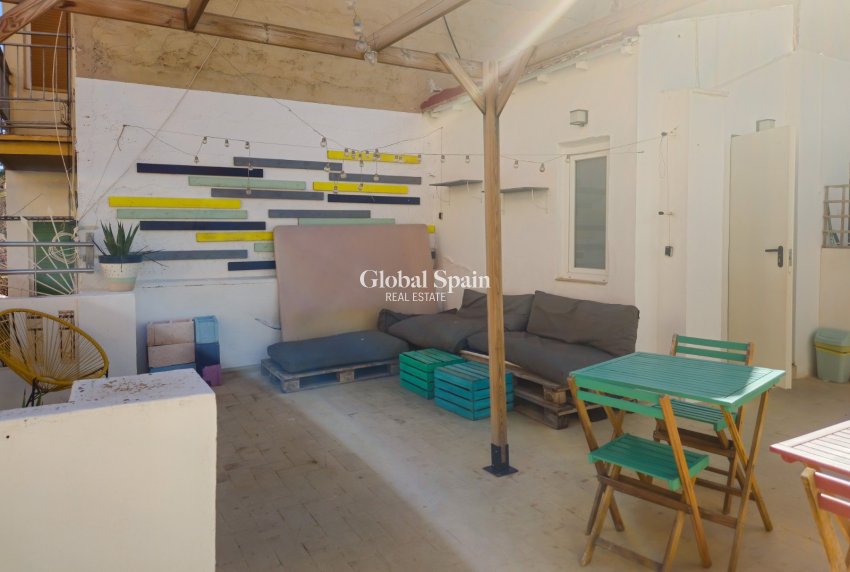 Resale - Building -
ALICANTE - Centro