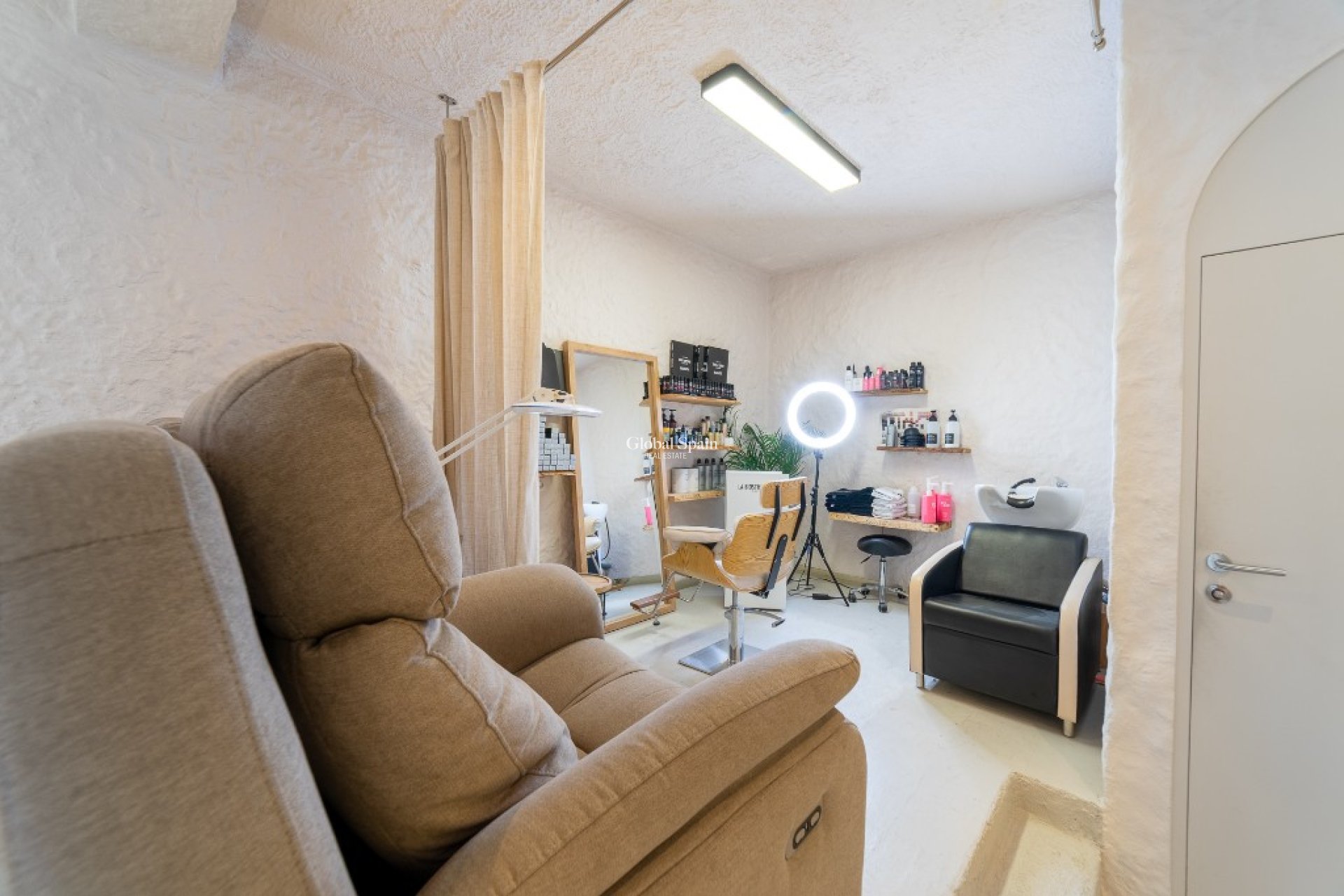 Resale - Business -
ALICANTE - Center