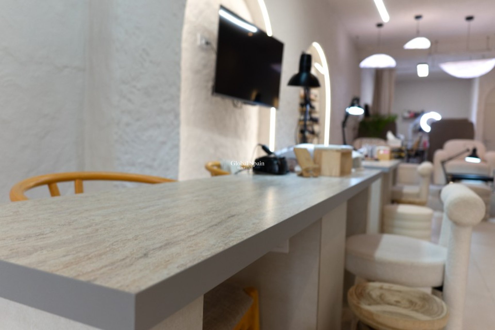 Resale - Business -
ALICANTE - Center