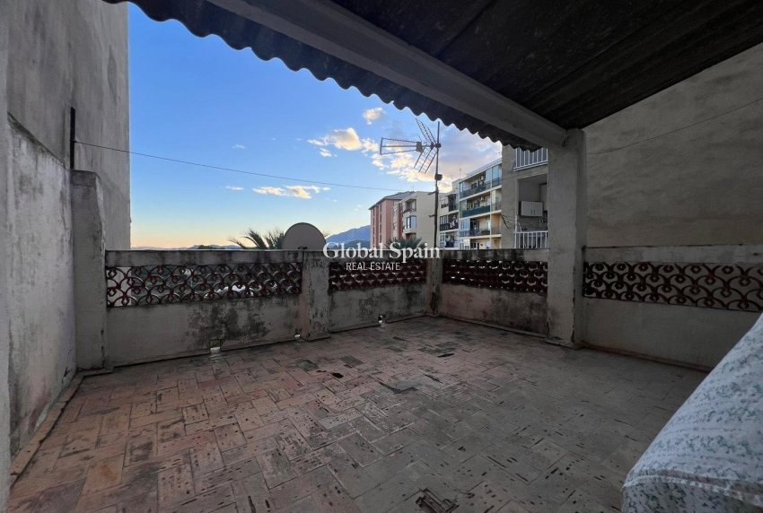 Resale - Casa de pueblo -
Callosa De Ensarrià