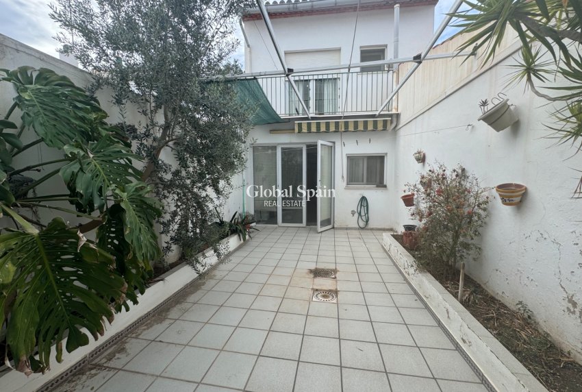 Resale - Casa de pueblo -
DAIMÚS - Pueblo