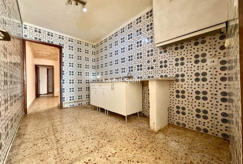 Resale - Casa de pueblo -
DENIA - Center