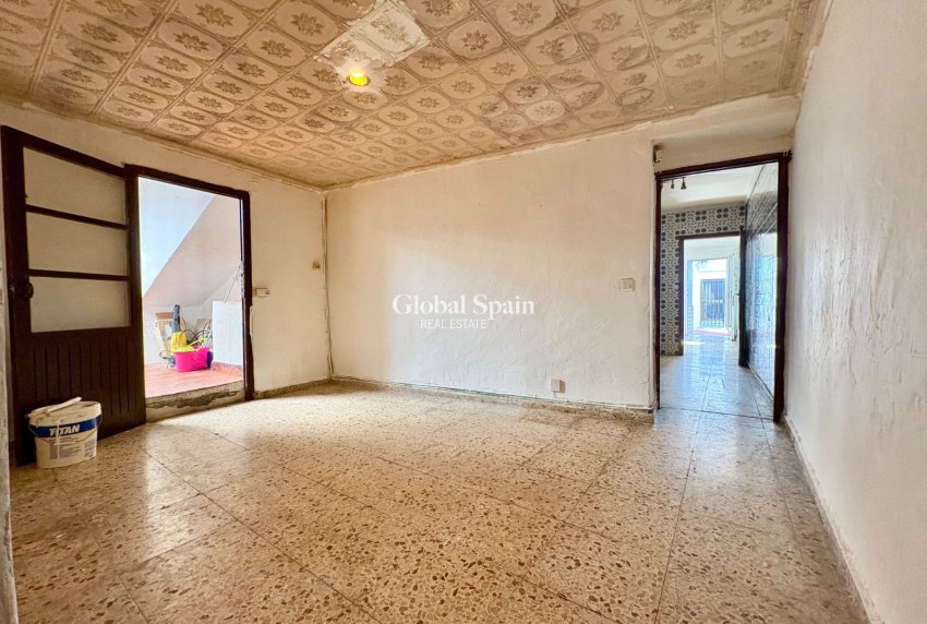 Resale - Casa de pueblo -
DENIA - Center