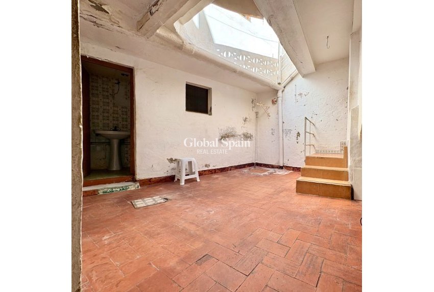 Resale - Casa de pueblo -
DENIA - Center