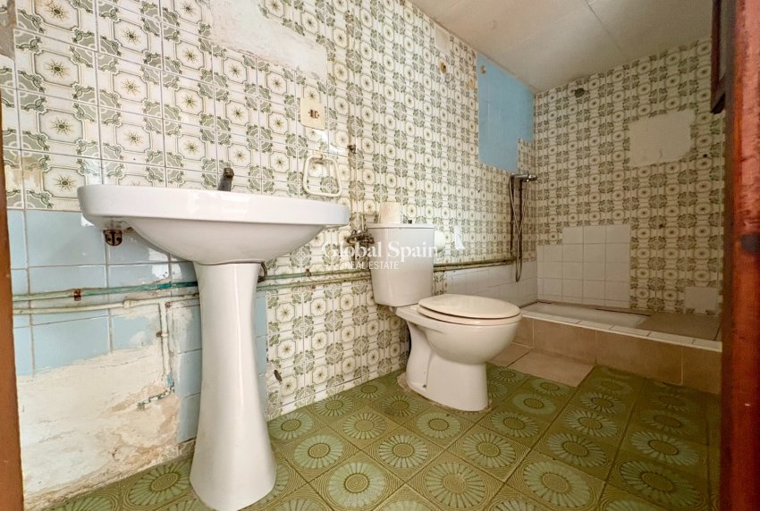 Resale - Casa de pueblo -
DENIA - Center