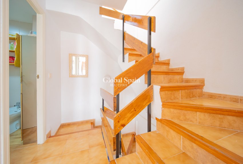 Resale - Casa de pueblo -
TORREVIEJA - La Mata