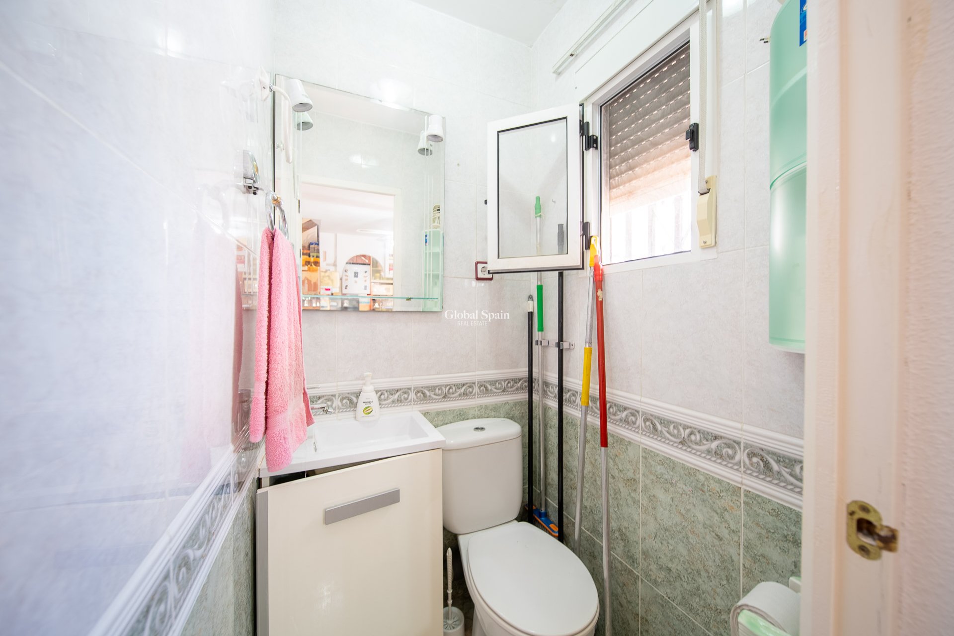 Resale - Casa de pueblo -
TORREVIEJA - La Mata